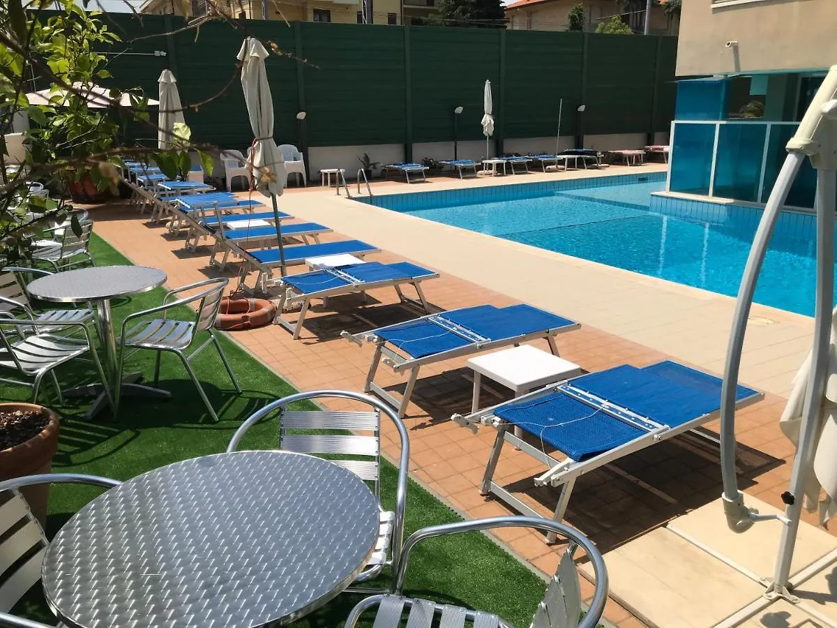 Hotel Apogeo - Breakfast Experience Римини