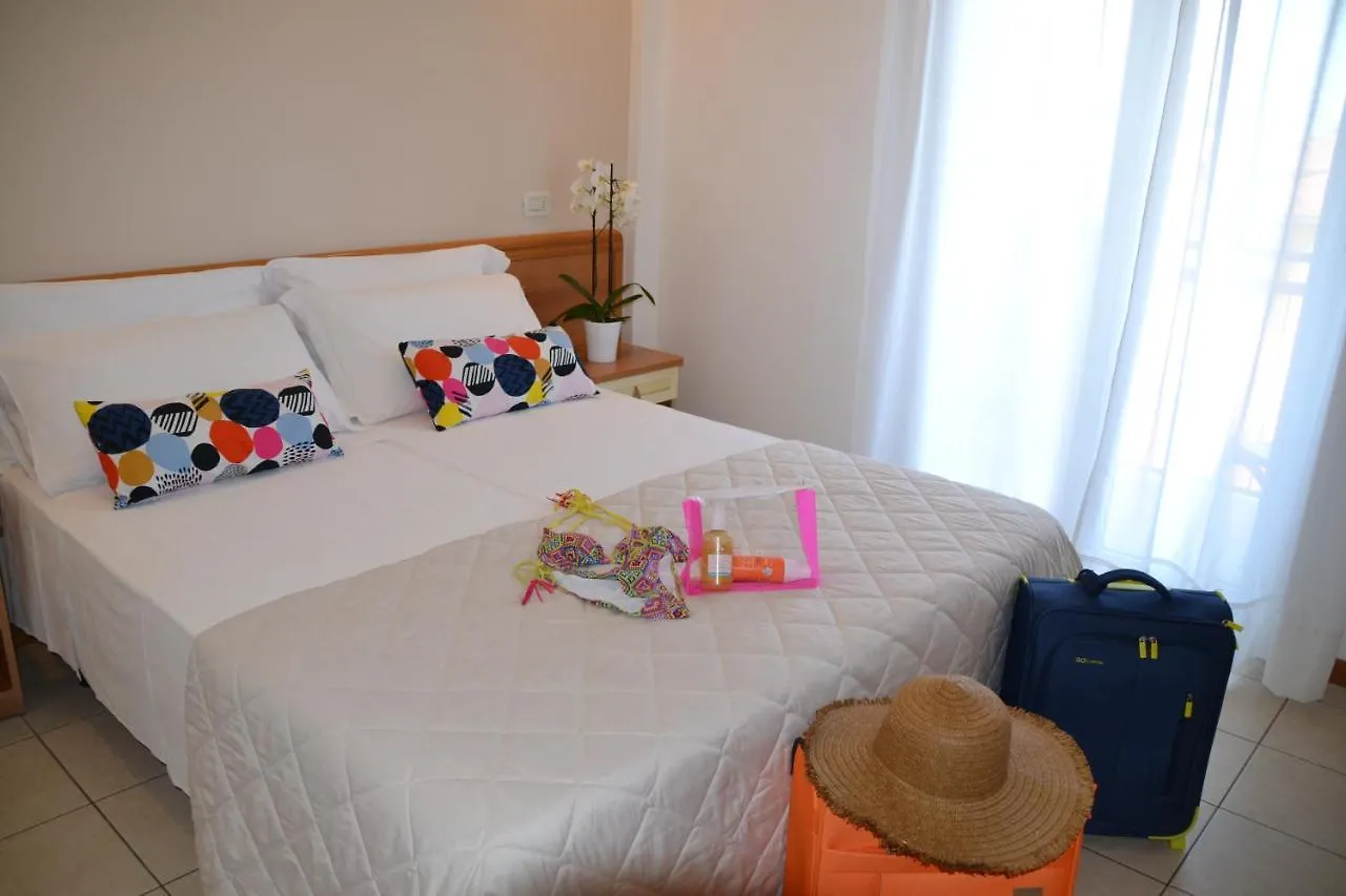 Hotel Apogeo - Breakfast Experience 리미니 3*,  이탈리아