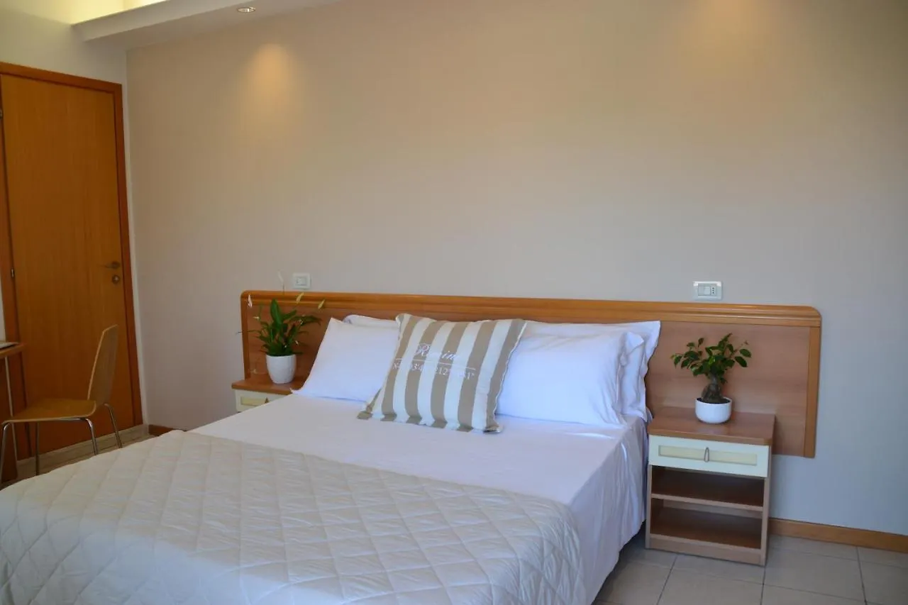 Hotel Apogeo - Breakfast Experience Римини 3*,