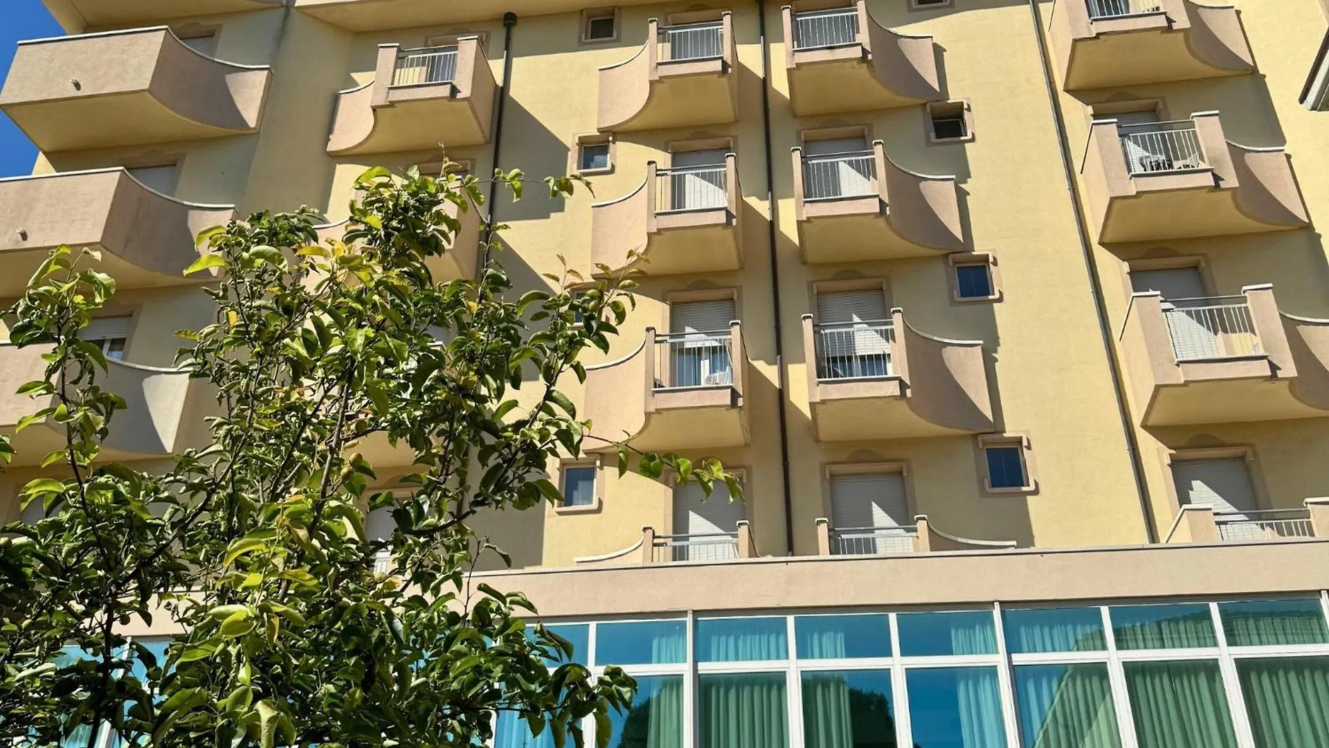 ***  Hotel Apogeo - Breakfast Experience Римини Италия
