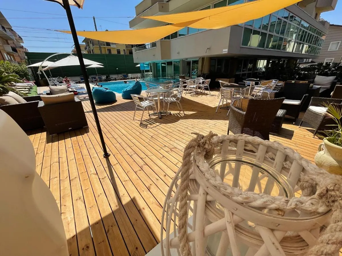 Hotel Apogeo - Breakfast Experience Rimini 3*,